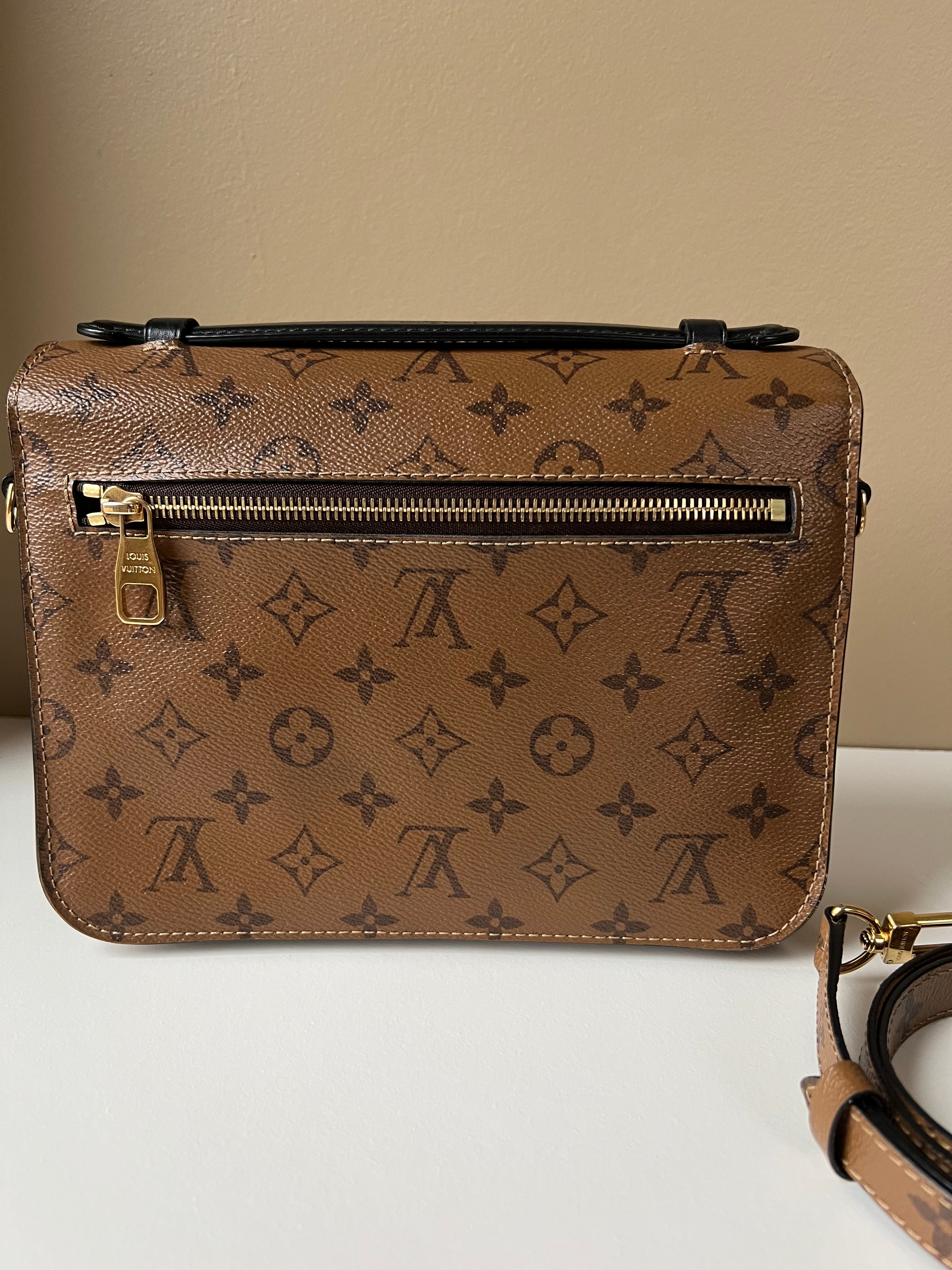 Louis Vuitton Pochette Métis Bag