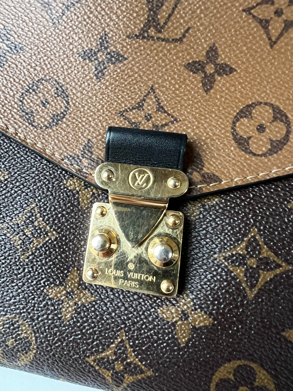 Louis Vuitton Pochette Métis Bag