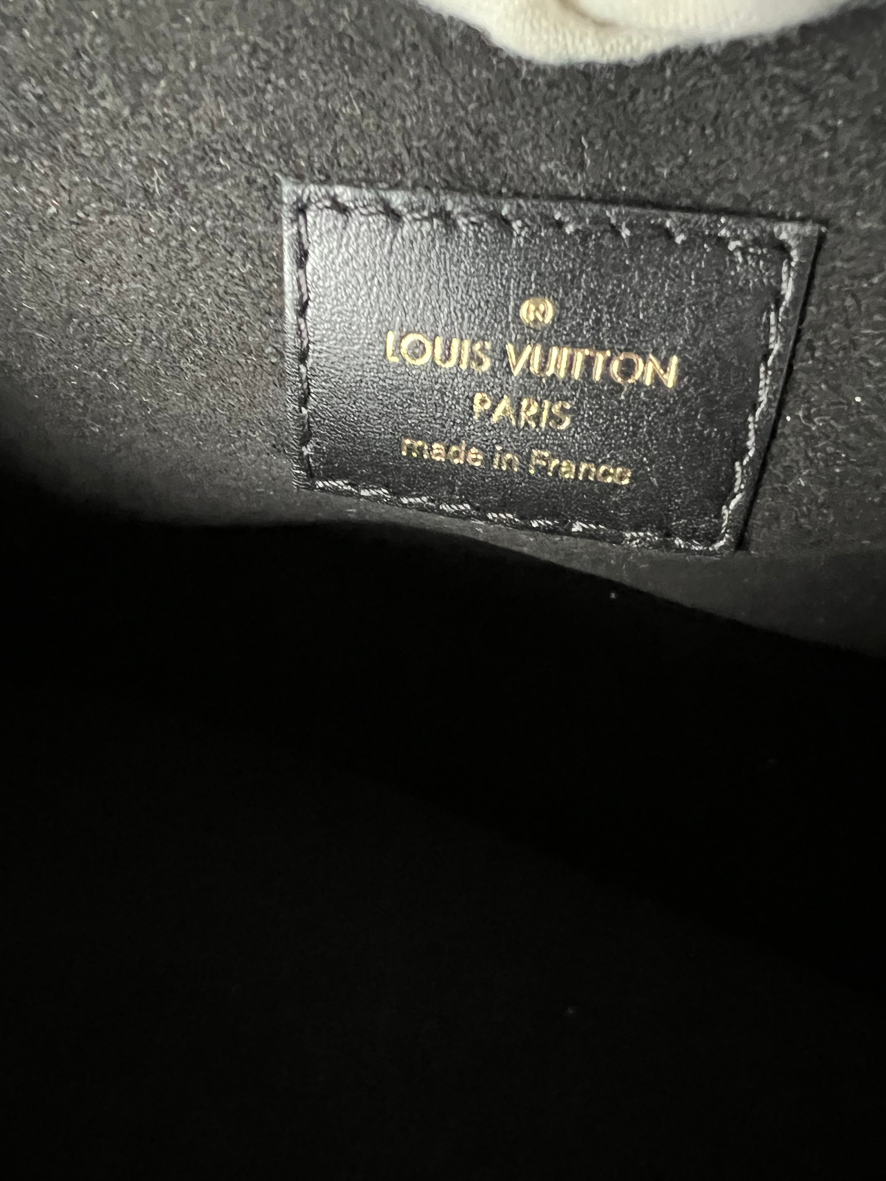 Louis Vuitton Pochette Métis Bag